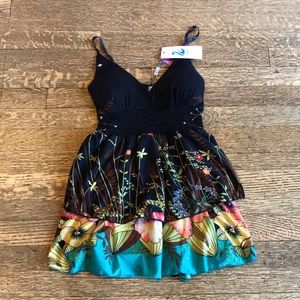 NWT OB2-12 bra top camisole in vibrant print